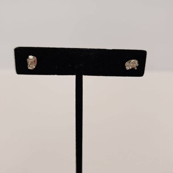 NWT Silver Toned Fly Earrings - Picture 3 of 4